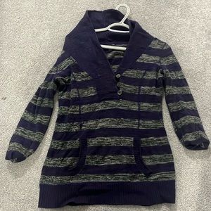 Guess Sweater Size Medium